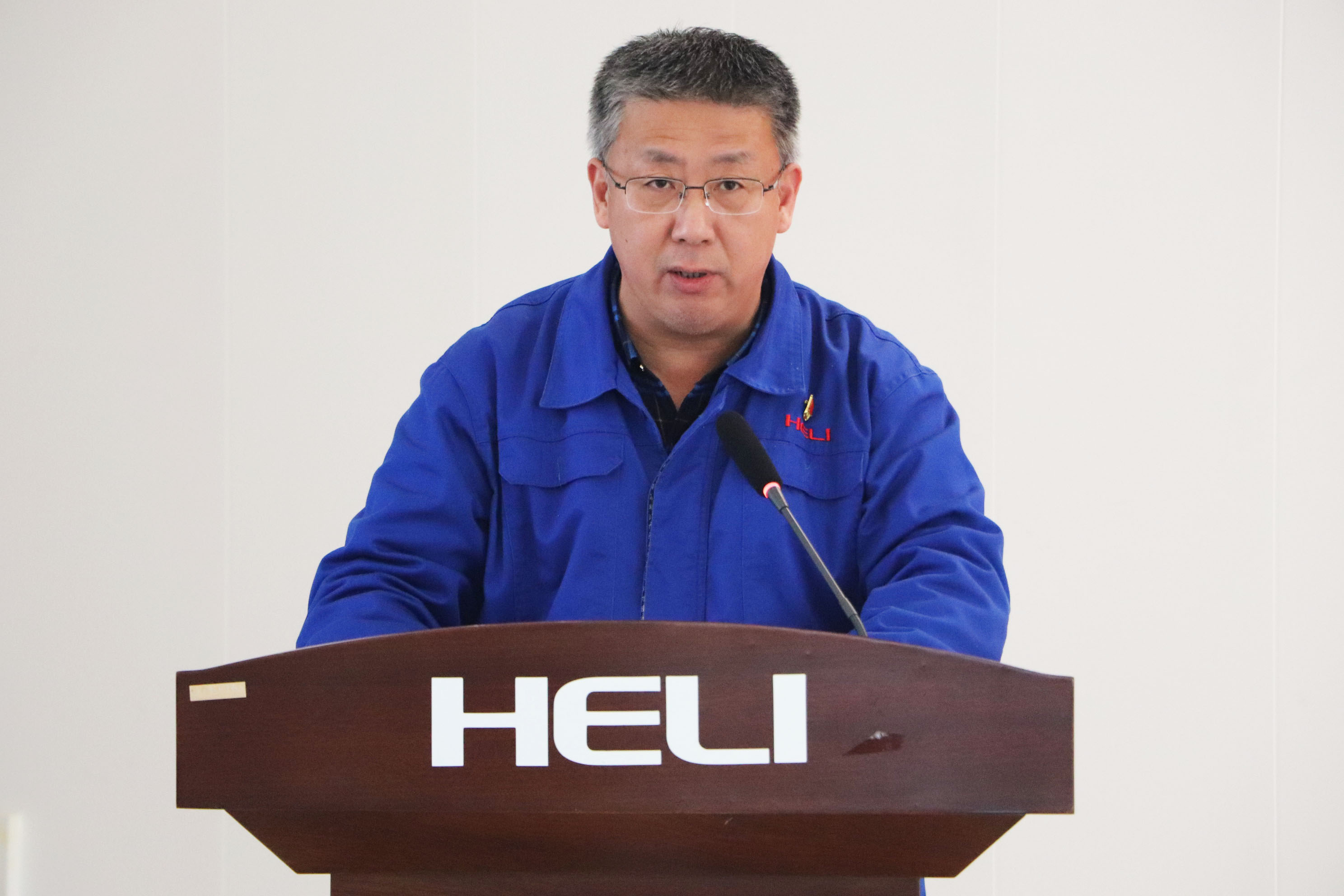 盘锦尊龙集团官网党委书记、董事长、总经理孙鸿钧作动员讲话02.JPG
